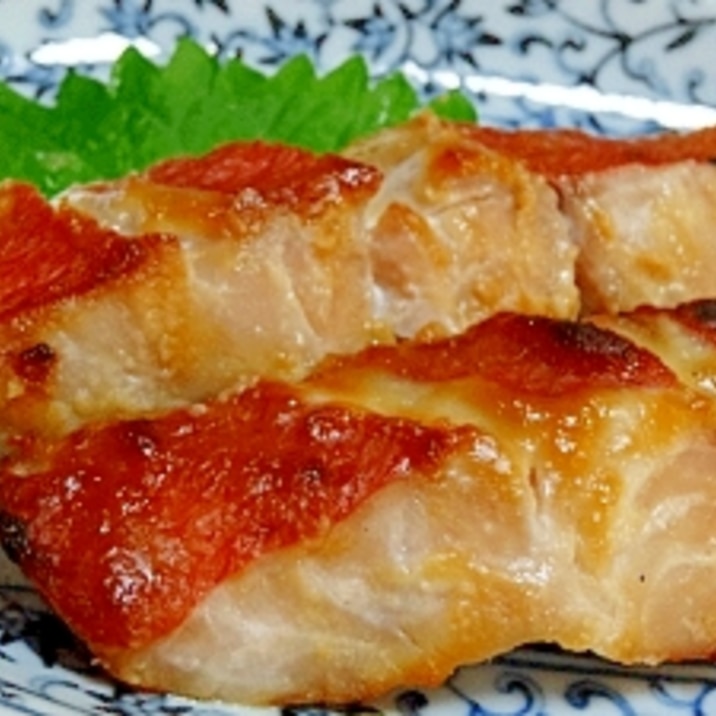自家製は甘さ控えめ☆ 「金目鯛西京漬け」